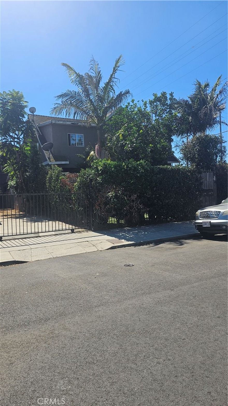 Spacious Well maintained, 2 story-Duplex in Los Angeles. Currently the building is divided & being used as a Fourplex. Separated into 4 living spaces with 2 units upstairs & 2 units Downstairs. Each unit has its own private entrance, Livingroom, kitchen & full bathroom. 

Details are as follow: 

Upstairs units feature: 2 bedrooms / 1 bathroom & 1 bedroom / 1 bathroom. 

Downstairs units feature: 2 bedrooms /1 bathroom & 1 bedroom / 1 bathroom.

There is a 4 car parking access inside the gated property. 

Units will be delivered VACANT.