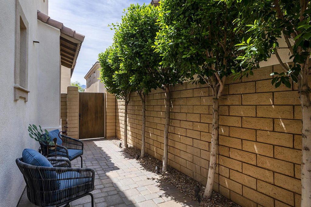 436 Tan Oak Drive