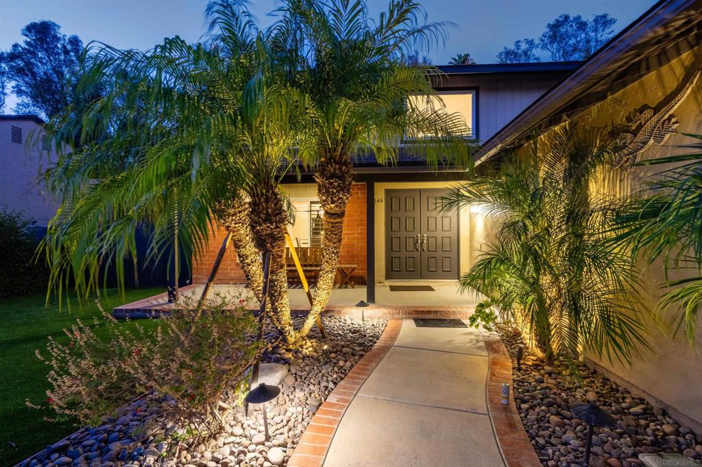 2246 Hillslake Dr
