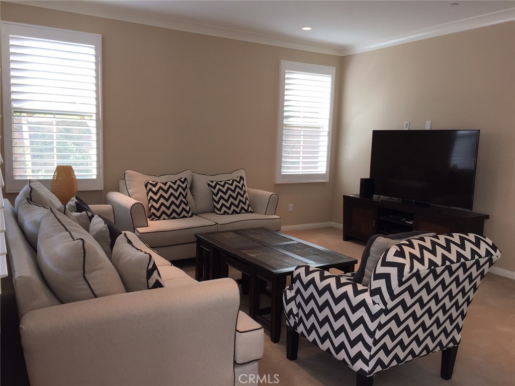 64 Elmdale