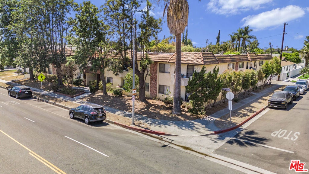 7061 Whitsett Avenue