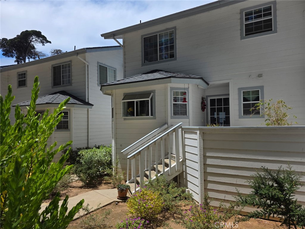 Take a look- then take another look. Charming condo that feels like home - great kitchen with farmhouse sink and large window facing the golf course. Living room has a warm gas fireplace for the chilly nights. View from living room captures the bay, the ocean beyond and some beautiful sunsets. House comes ready to move in - owner is only taking some personal things.
HOA includes a pool, spa and clubhouse.