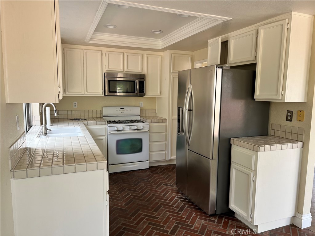 Serena (RN) (RSE) - Residential Lease