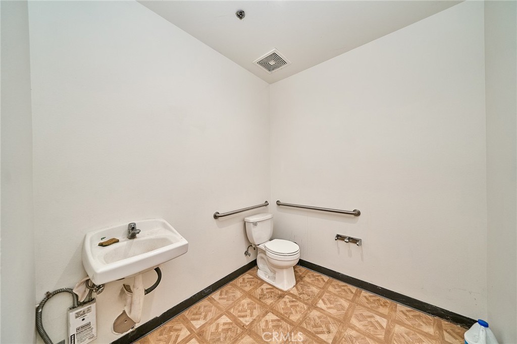 1773 W San Bernardino D81