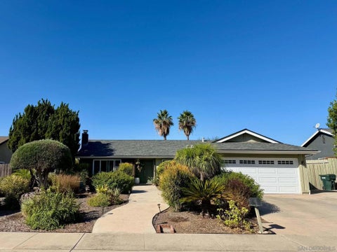 Photo of 931 SUMMERFIELD PL. PL, Escondido, CA 92027 (MLS # 260022996SD)
