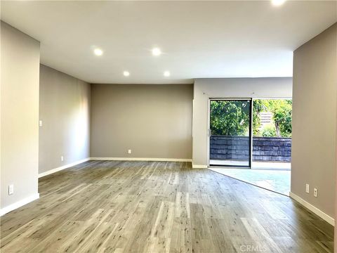 Photo of 5400 Newcastle Ave, Encino, CA 91316 (MLS # SR26085151)