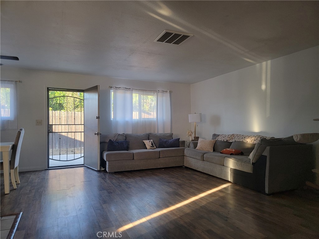 1298 W 23rd