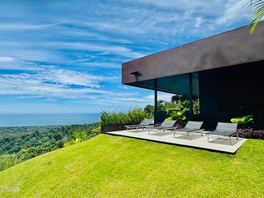 0 Blackhouse, Uvita, Costa Rica