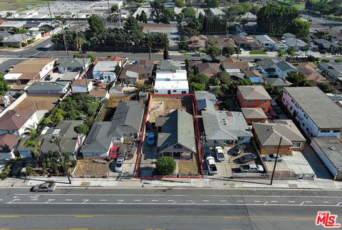 Photo of 1722 W 120th Street, Los Angeles, CA 90047 (MLS # 25563551)
