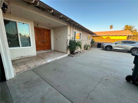 Photo of 17458 Fontlee Lane, Fontana, CA 92335 (MLS # TR26192165)