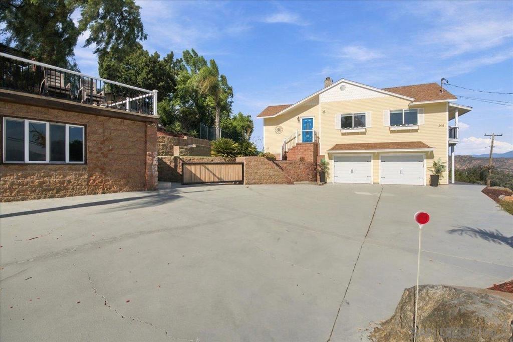 205 Highline Trail