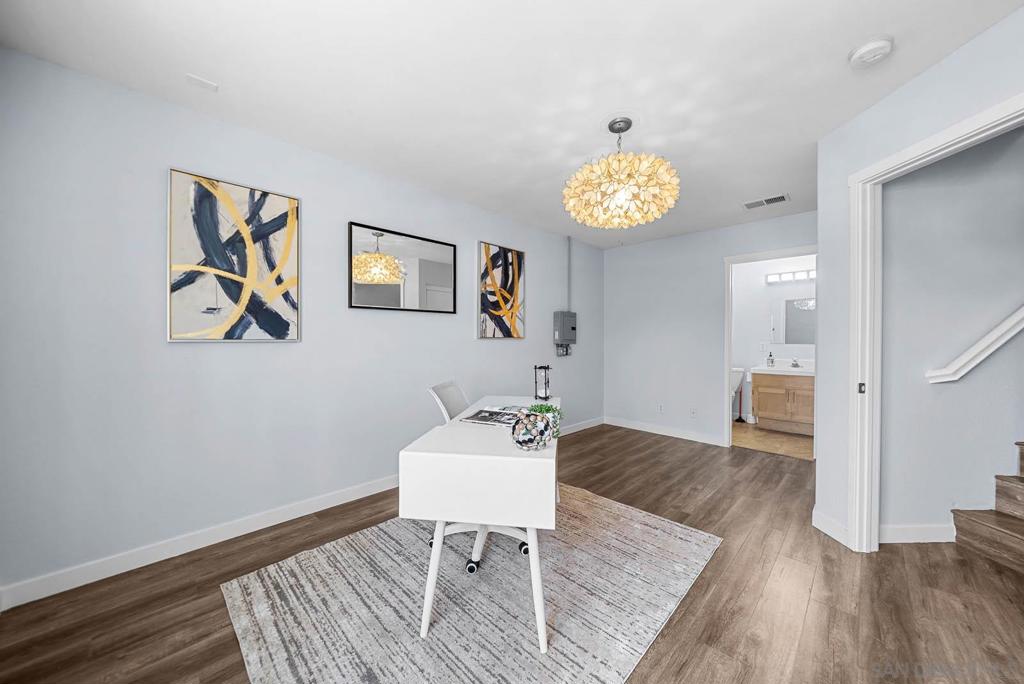 450 W Laurel St