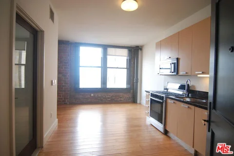 MLS: 26924081