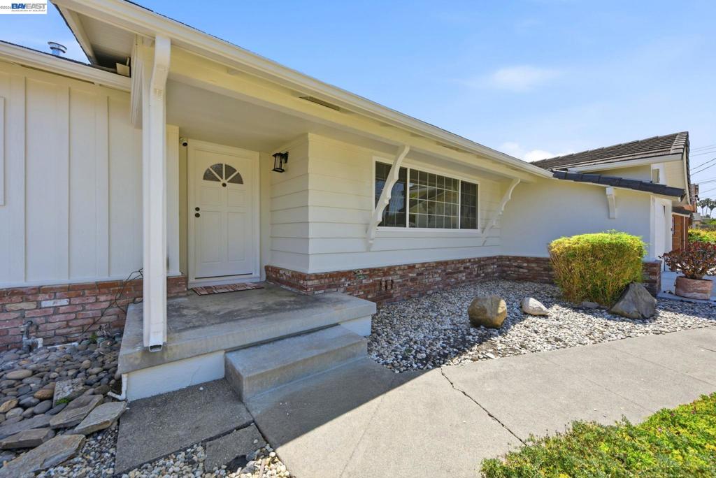 41754 Covington Dr