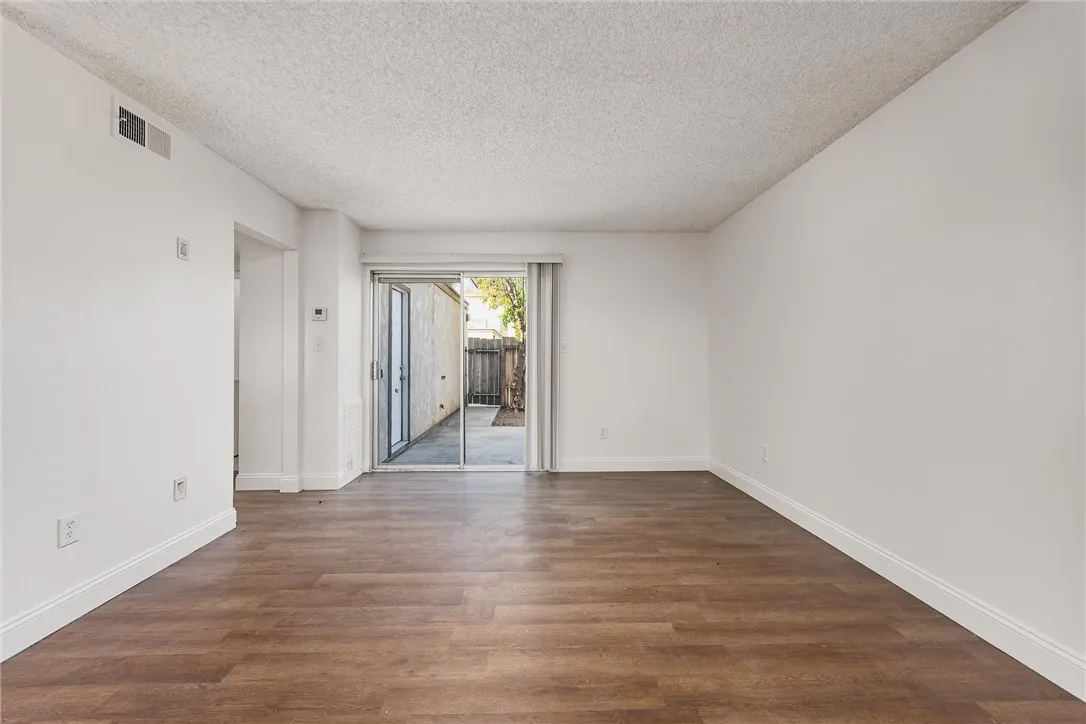 Bakersfield, California 93309, United States, 3 Bedrooms Bedrooms, ,2 BathroomsBathrooms,Residential,Active,205032