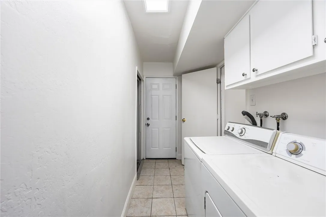 Bakersfield, California 93309, United States, 3 Bedrooms Bedrooms, ,2 BathroomsBathrooms,Residential,Active,205032