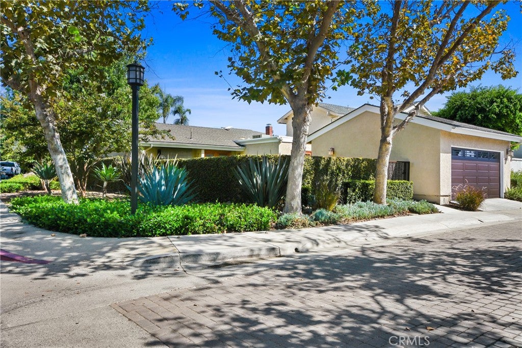 28122 Carpenteria Court