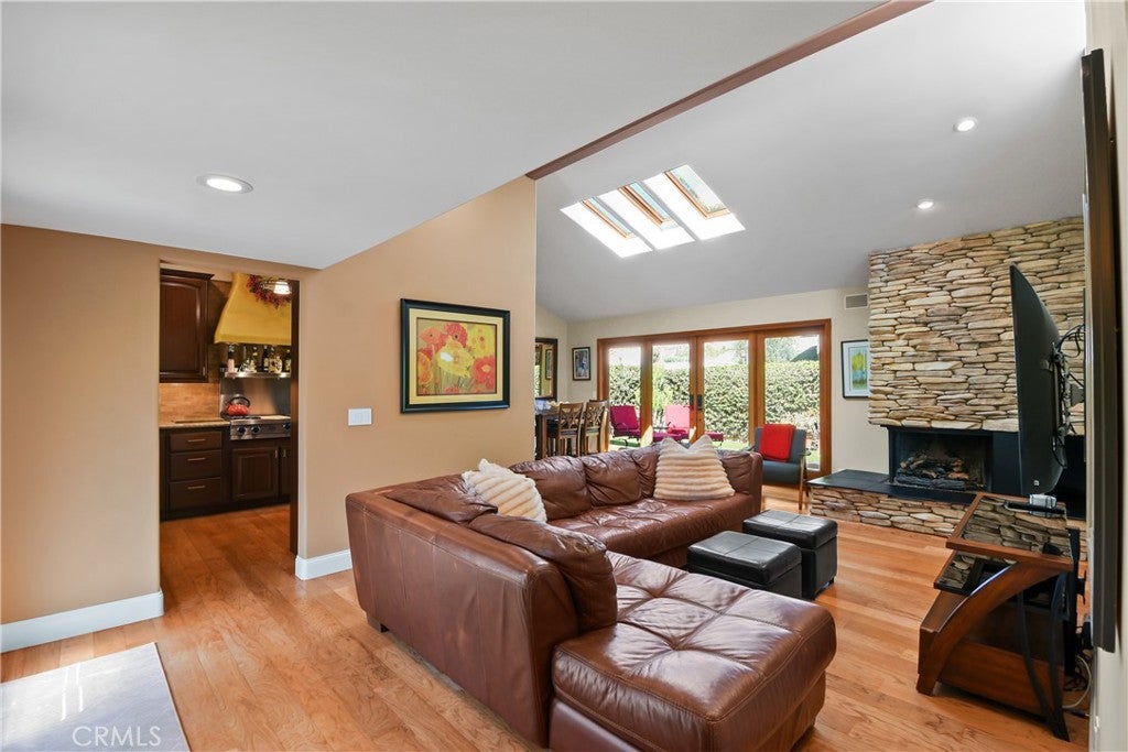 28122 Carpenteria Court
