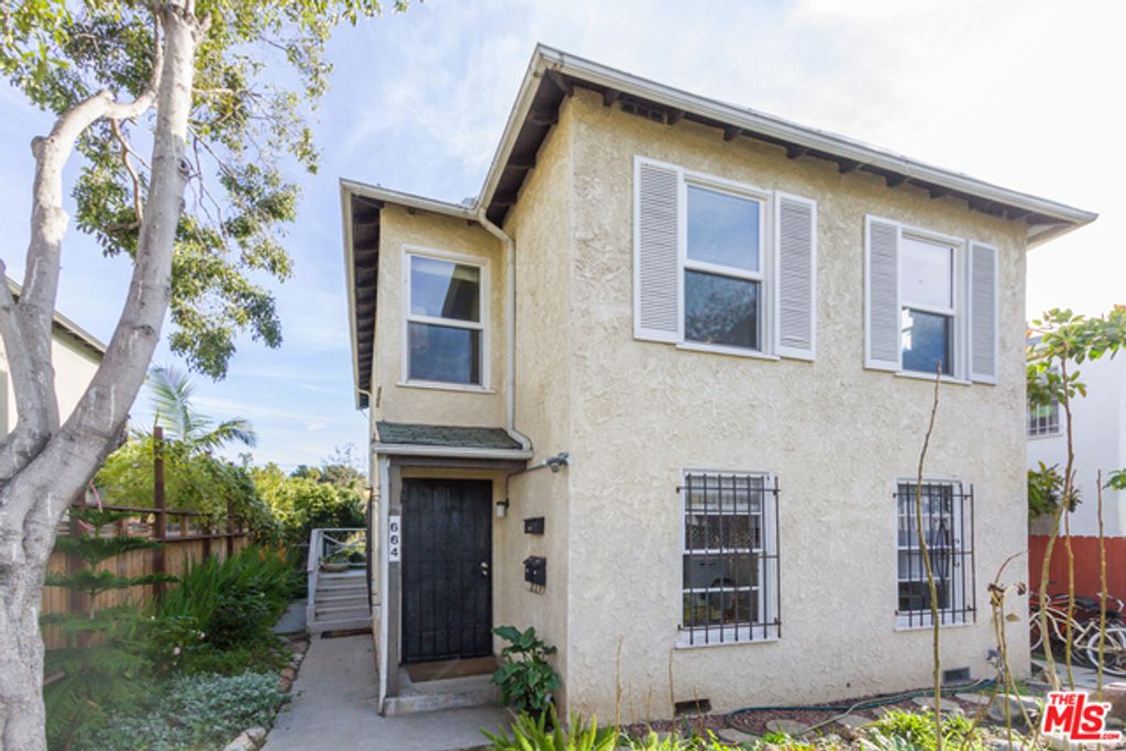 listing image 130729287576188415081