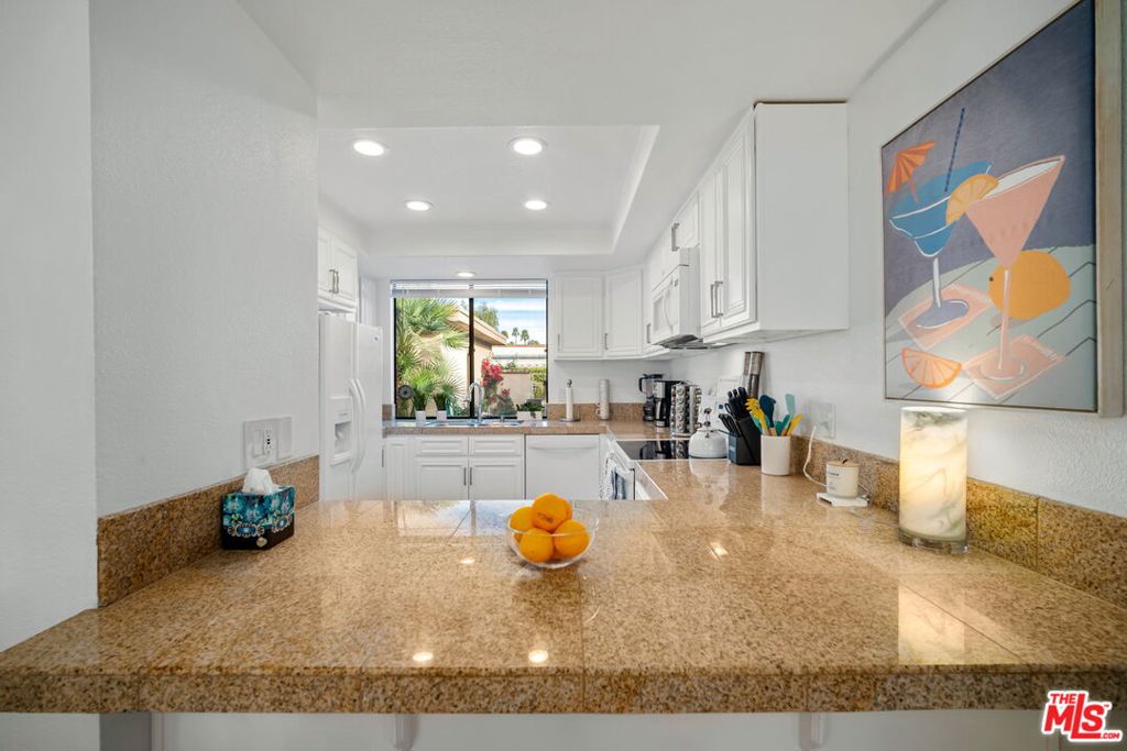 Sunrise C.C. - Residential Lease