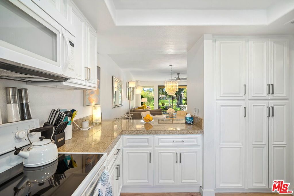 Sunrise C.C. - Residential Lease