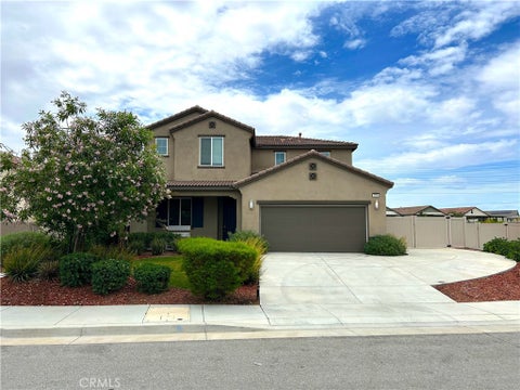 Photo of 1136 Poinsettia Circle, Calimesa, CA 92320 (MLS # PW26158085)