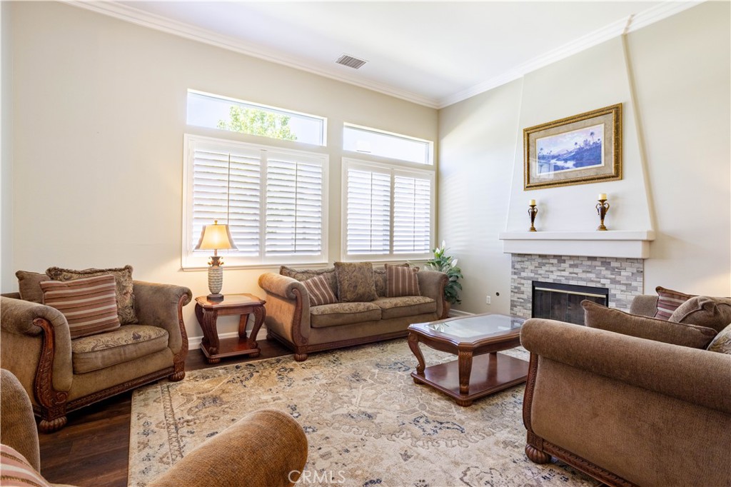 6128 Oakridge Court