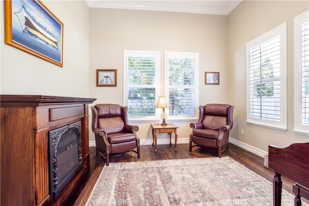 6128 Oakridge Court