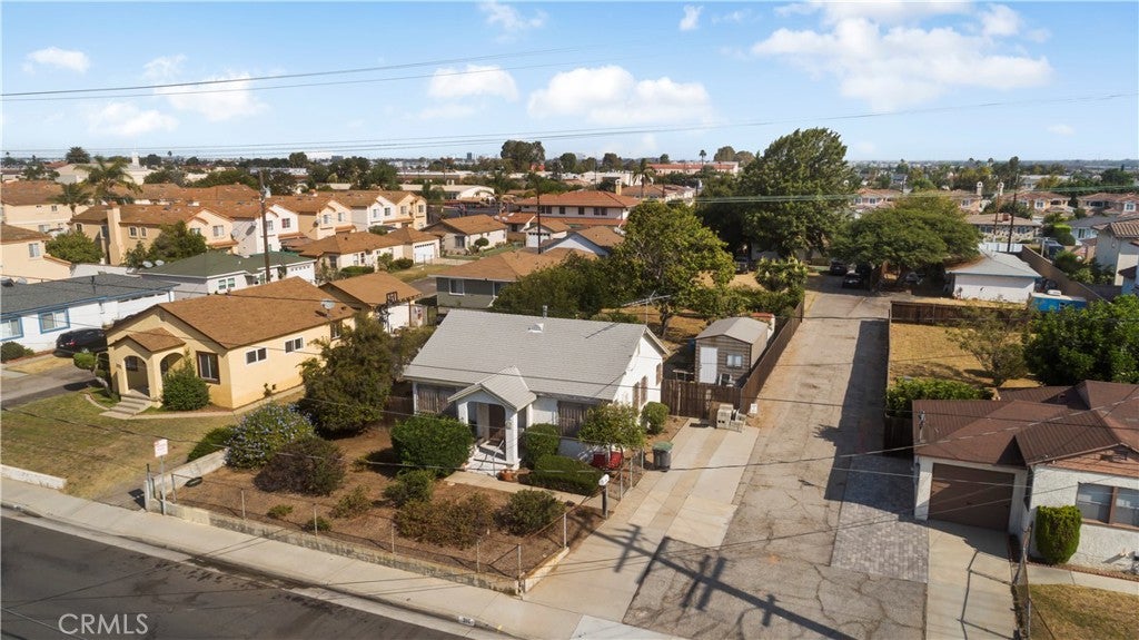 215 E 220th