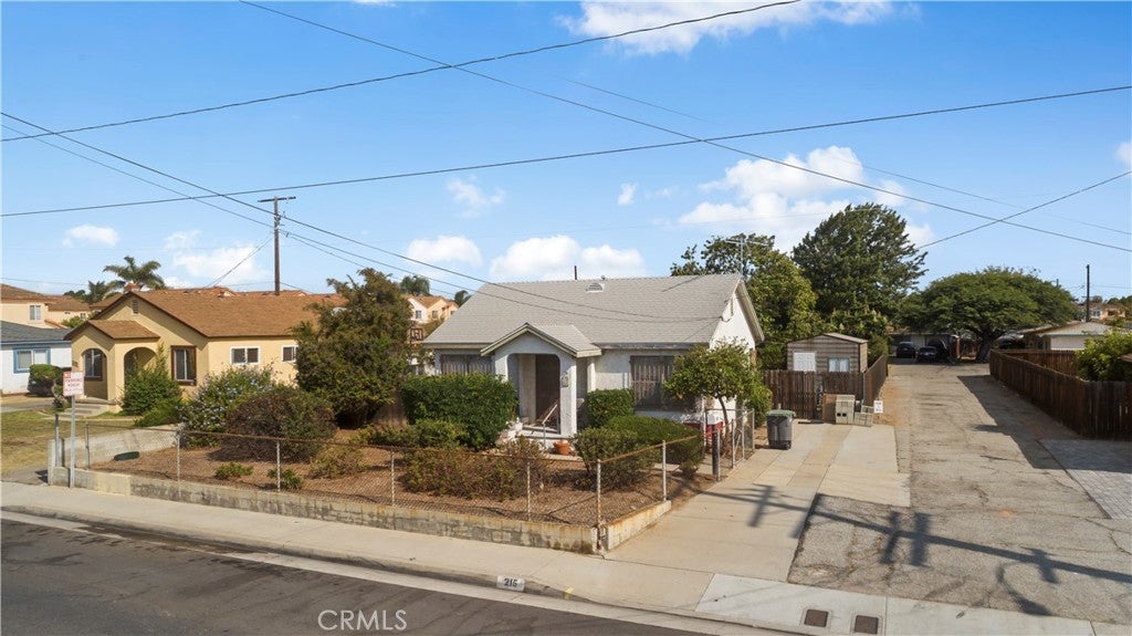 215 E 220th