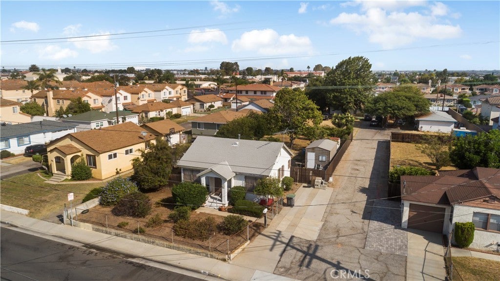 215 E 220th