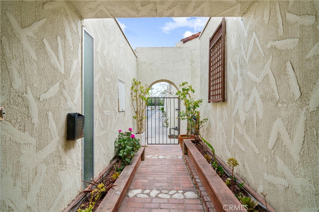 Casitas Capistrano (CT) - Residential