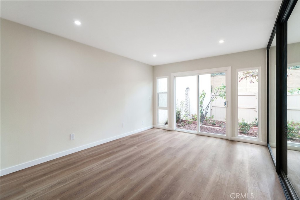 Casitas Capistrano (CT) - Residential