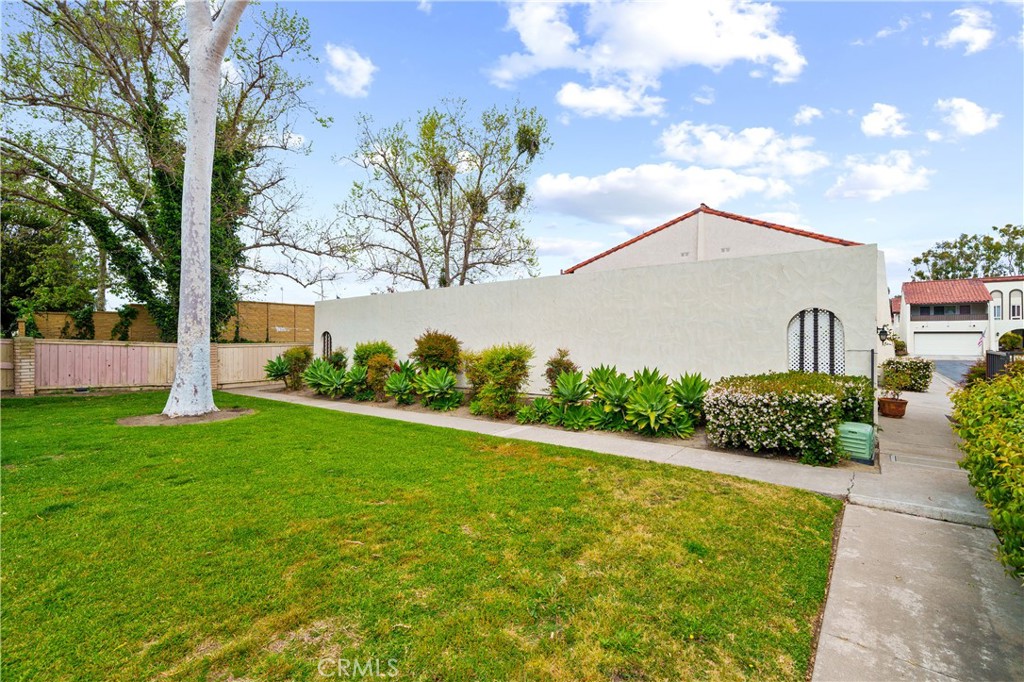 Casitas Capistrano (CT) - Residential