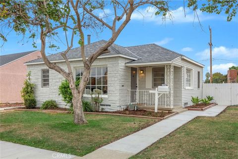 Photo of 3910 E De Ora Way, Long Beach, CA 90815 (MLS # PW25257708)