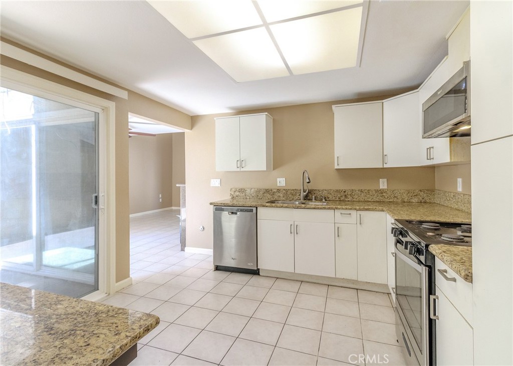 1974 E Lynwood Drive 2B