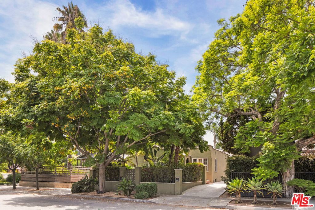 Photo of 433 Norwich Drive, West Hollywood, CA 90048 (MLS # 26987119)