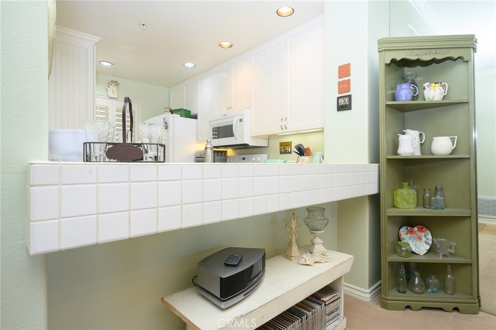 2243 Martin 211, Irvine CA 92612 - Photo 7