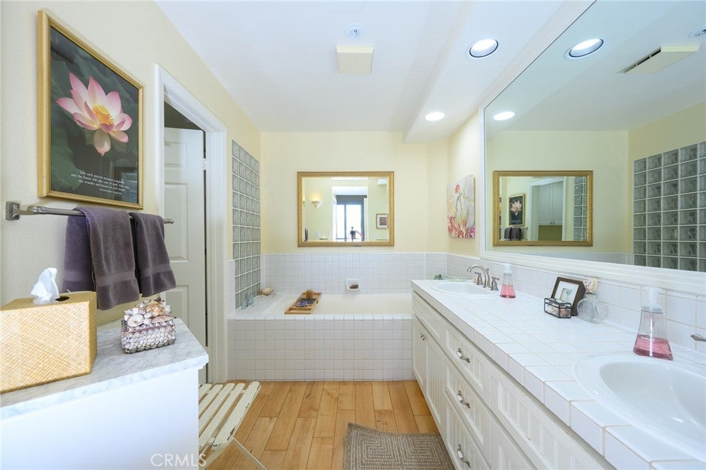 2243 Martin 211, Irvine CA 92612 - Photo 14