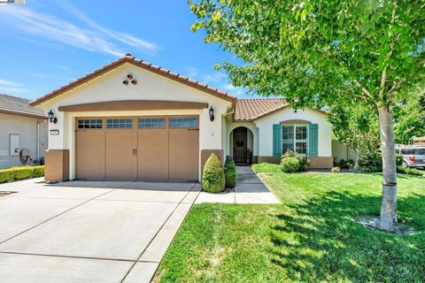 Photo of 2491 Redbud Way Way, Manteca, CA 95336 (MLS # 41119161)
