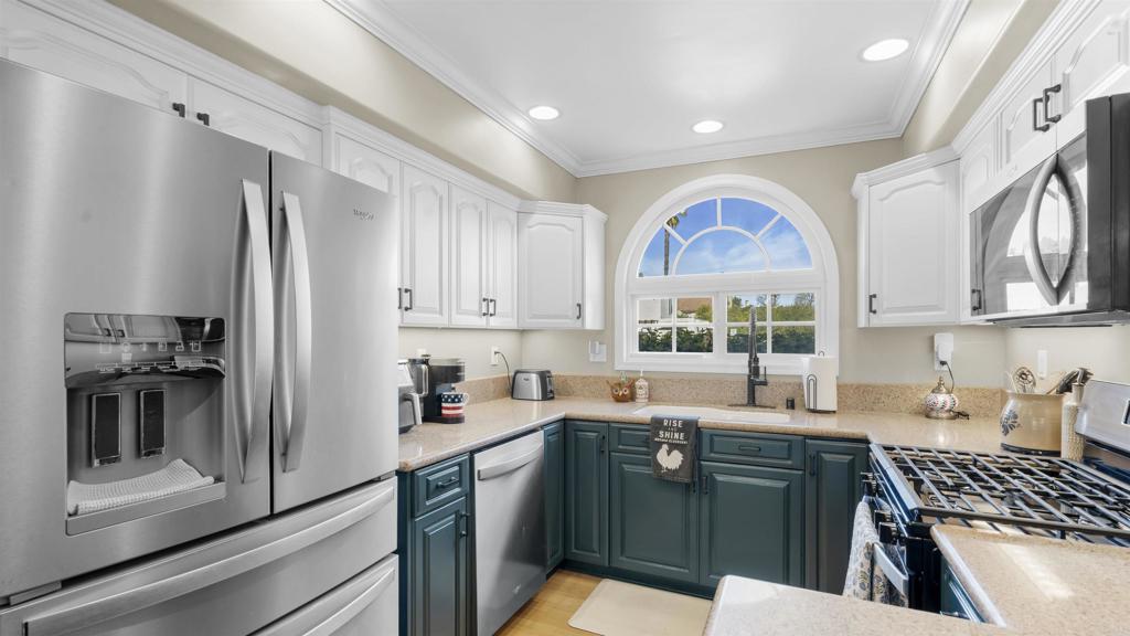 9869 Aldergrove Lane