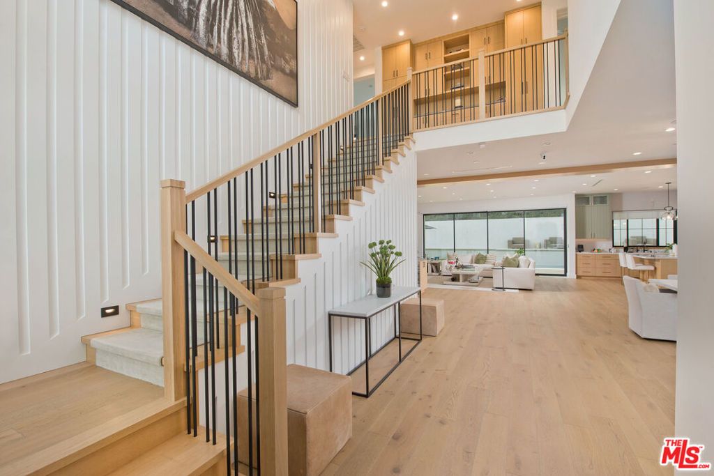 Photo of 4143 Davana Road, Sherman Oaks, CA 91423 (MLS # 25604345)