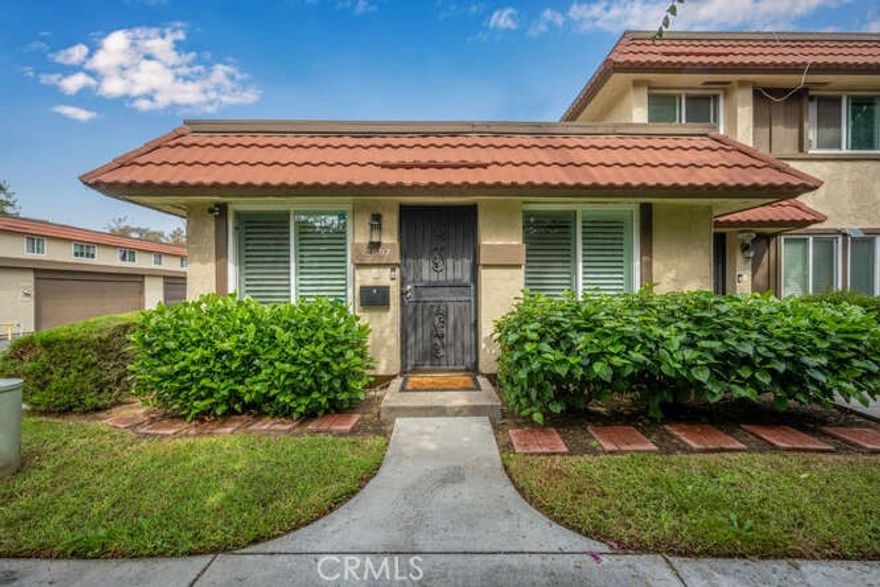 ***TURN KEY***Welcome to this Beautiful 2 bed 1 bath townhome in the rarely available Parkside Townhome complex nestled behind Boisseranc Park at the end of Dale Street. This End unit is perfect and has everything! Fully remodeled kitchen with granite counters, 100% vinyl flooring, Remodeled bathroom with beautifully tiled shower with seating.  Check out the private & serene patio space with immaculate brick work & planting area perfect for those morning cups of coffee and relaxation. The community is well kept and has a nice pool & clubhouse space. Don't wait, this one will go quickly!