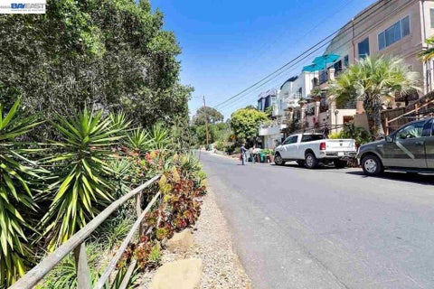 Photo of Outlook Ave, Oakland, CA 94608 (MLS # 41124338)