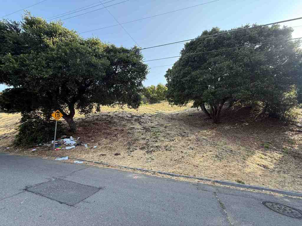 Outlook Ave