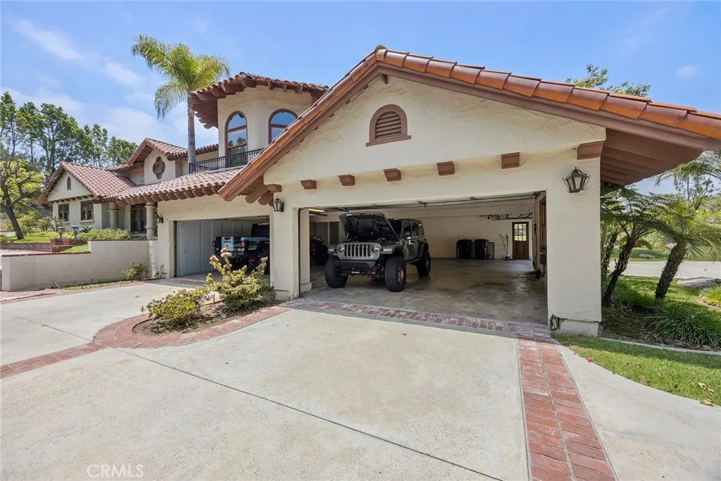 Anaheim Hills, California 92808, United States, 5 Bedrooms Bedrooms, ,4 BathroomsBathrooms,Residential,Active,151219