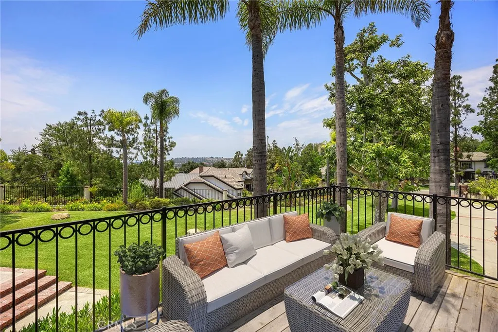 Anaheim Hills, California 92808, United States, 5 Bedrooms Bedrooms, ,4 BathroomsBathrooms,Residential,Active,151219