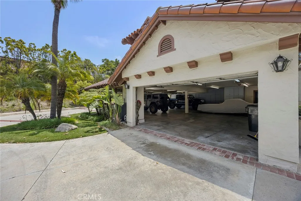 Anaheim Hills, California 92808, United States, 5 Bedrooms Bedrooms, ,4 BathroomsBathrooms,Residential,Active,151219