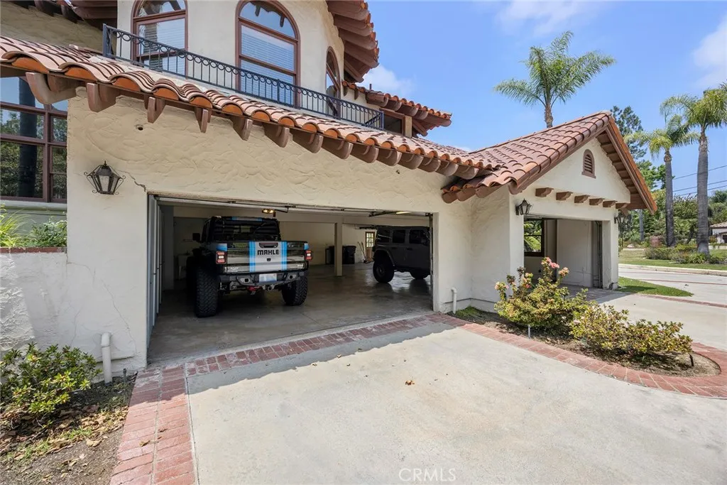 Anaheim Hills, California 92808, United States, 5 Bedrooms Bedrooms, ,4 BathroomsBathrooms,Residential,Active,151219
