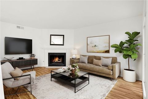 18411 Hatteras Street 122 Tarzana CA 91356